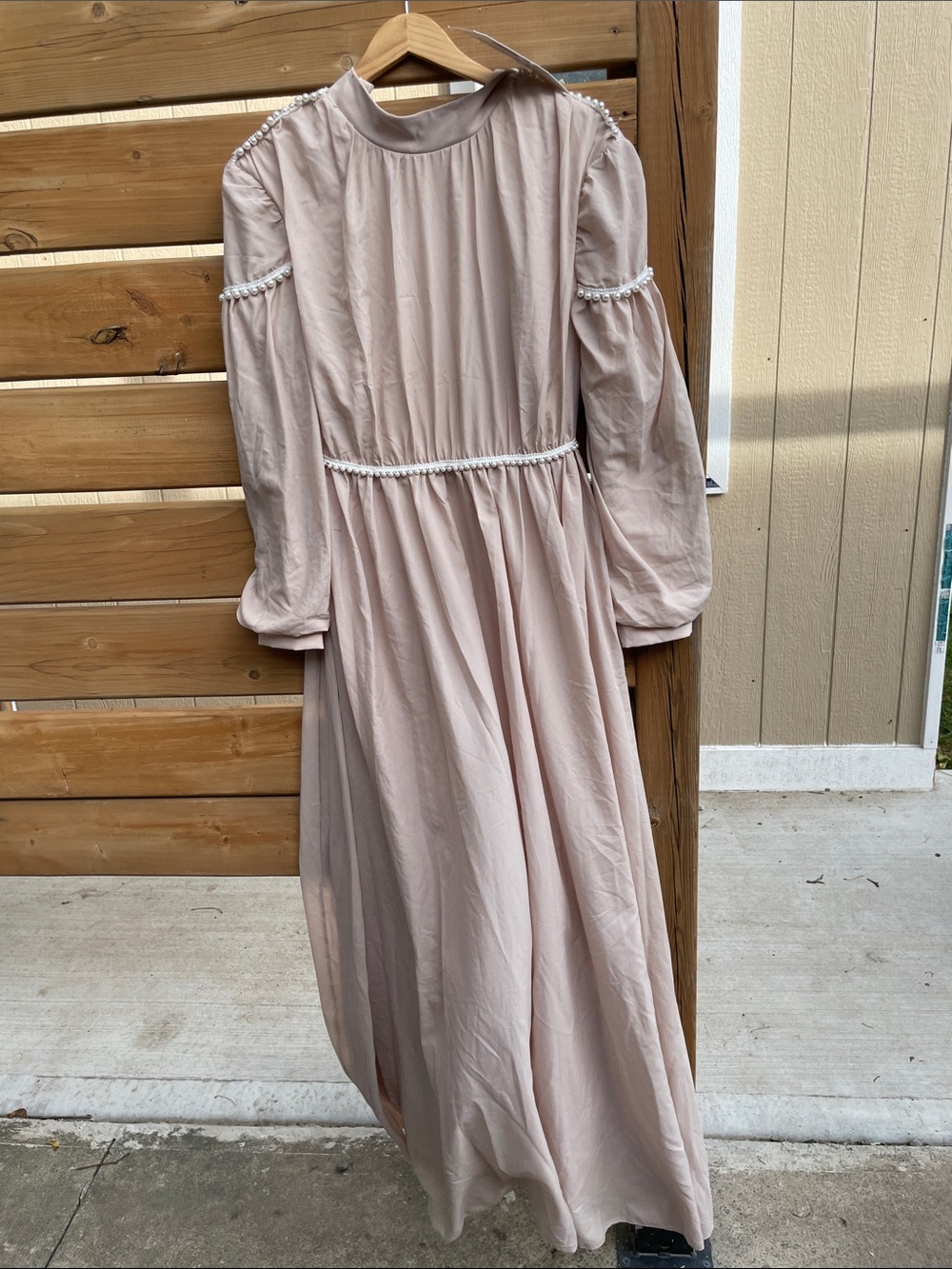 Annah Hariri Modest Maxi Dress NWT Blush Pink Pearl Accent Mock Neck Size 4